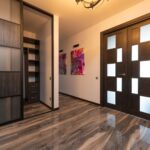 Puertas correderas de madera | Ventajas y opciones para interiores